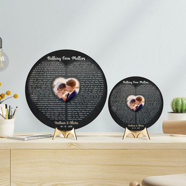 Custom Newly Wedding Couple Portrait Round Sign